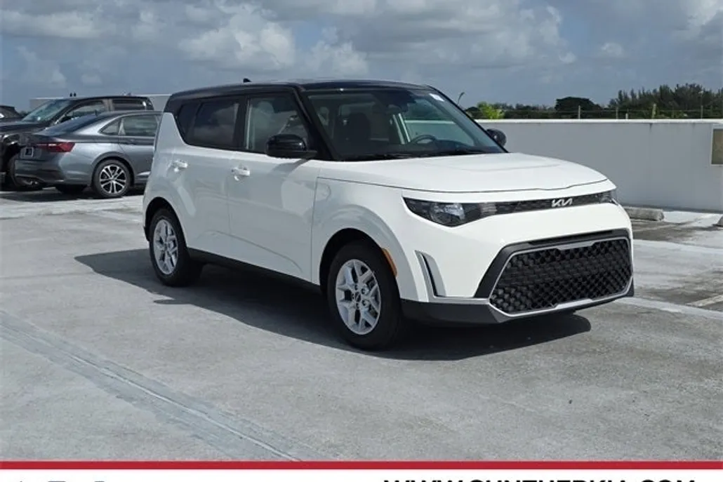 2025 Kia Soul S photo 1
