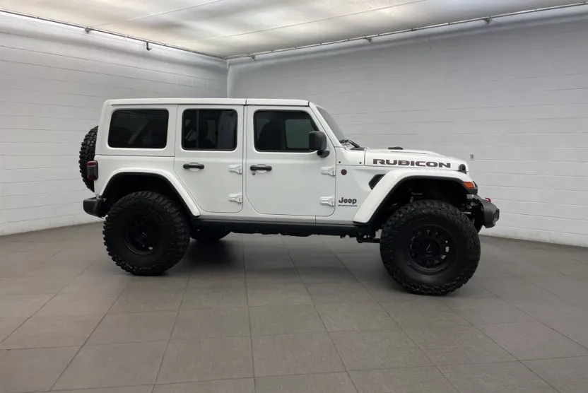 2025 Jeep Wrangler Rubicon photo 1