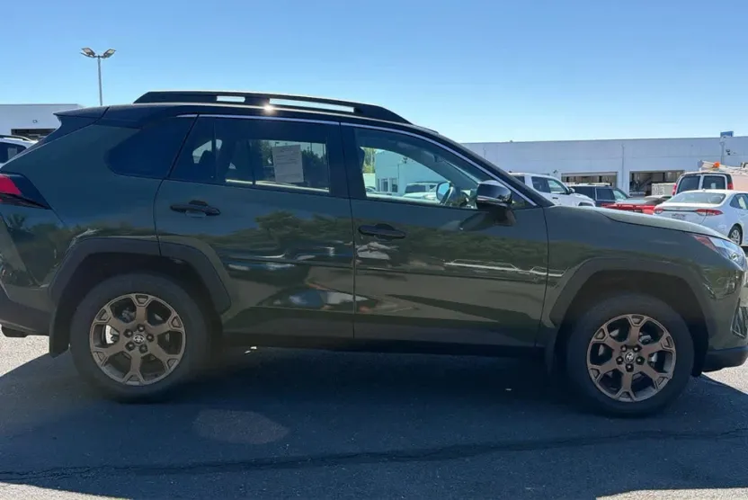 2024 Toyota RAV4 Hybrid photo 1