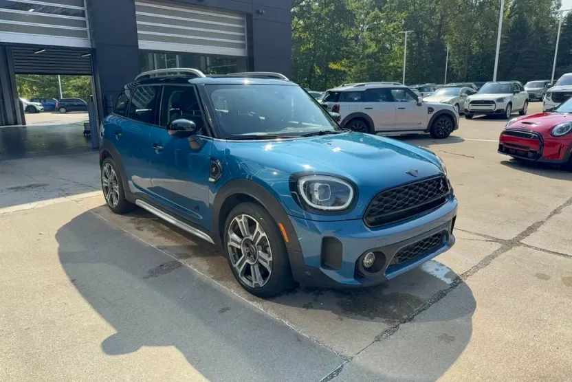 2023 Mini Countryman S ALL4 Iconic photo 1