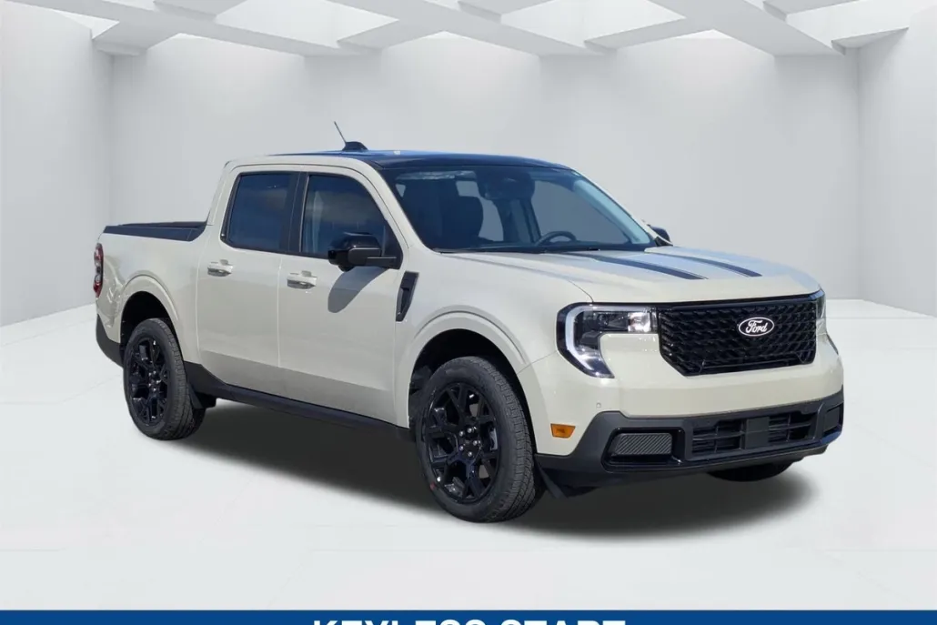 2025 Ford Maverick XLT photo 1