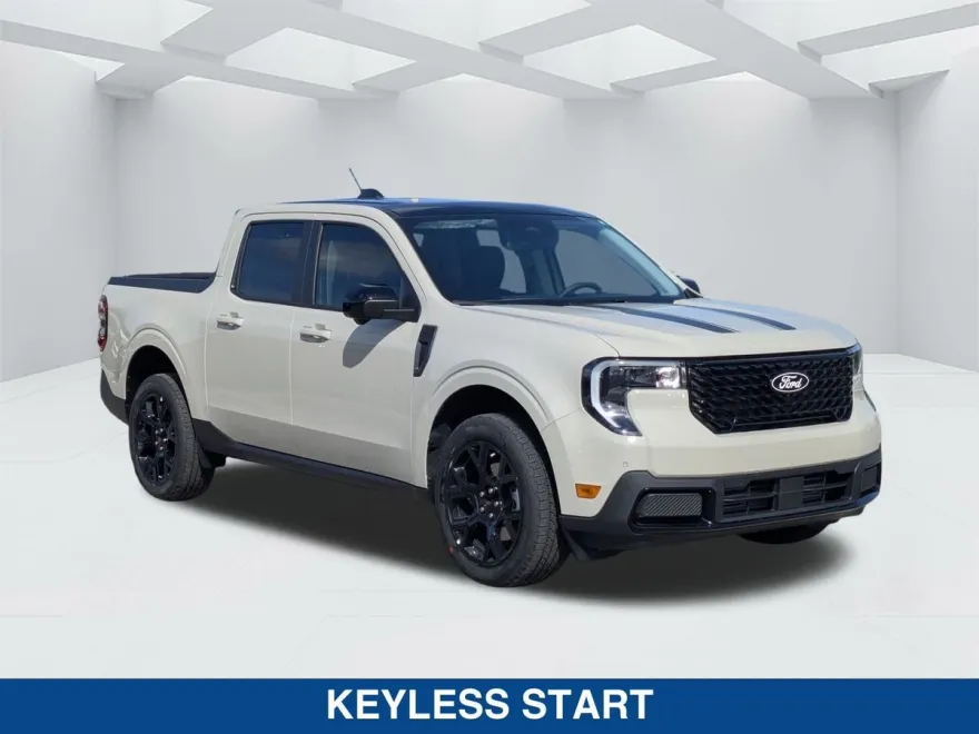 2025 Ford Maverick XLT photo 1