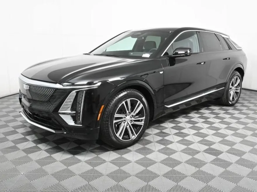 2025 Cadillac Lyriq Luxury photo 1