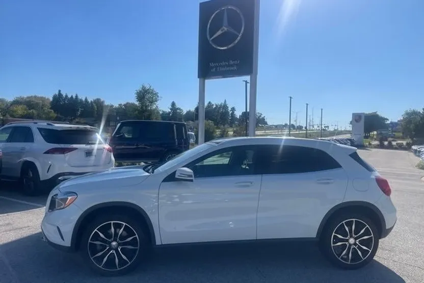 2017 Mercedes Benz GLA 250 photo 1