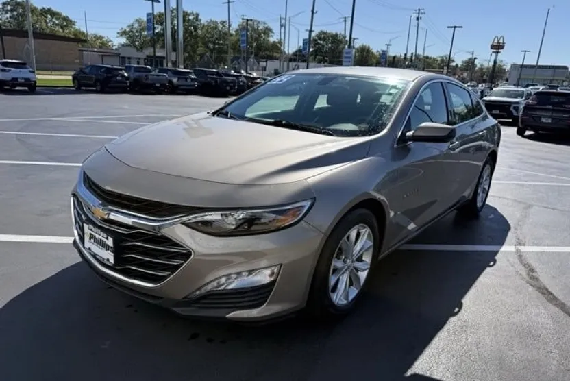 2022 Chevrolet Malibu 1LT photo 1