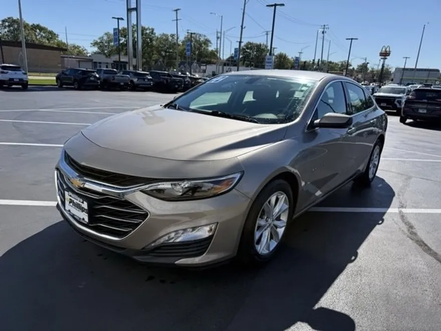 2022 Chevrolet Malibu 1LT photo 1