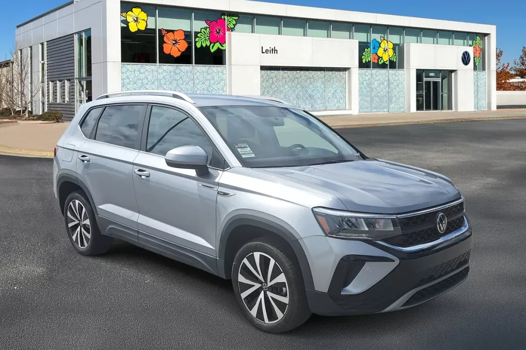 2022 Volkswagen Taos SE photo 1
