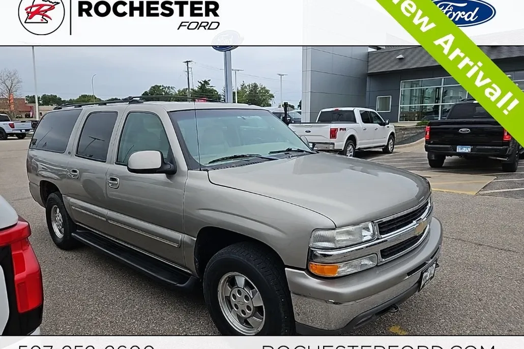 2002 Chevrolet Suburban 1500 LT photo 1