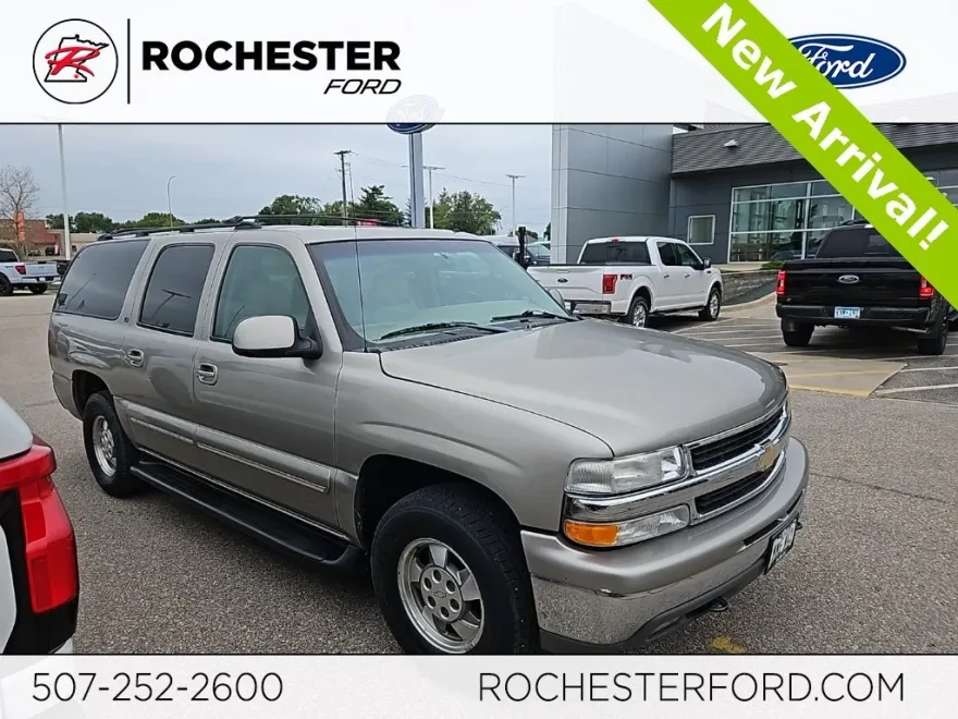 2002 Chevrolet Suburban 1500 LT photo 1