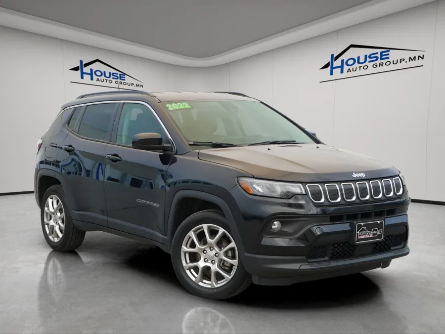 2022 Jeep Compass Latitude Lux photo 1
