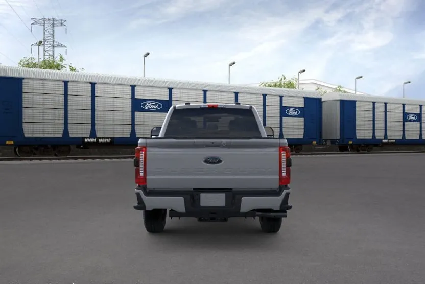 2026 Ford F-250 Lariat photo 1