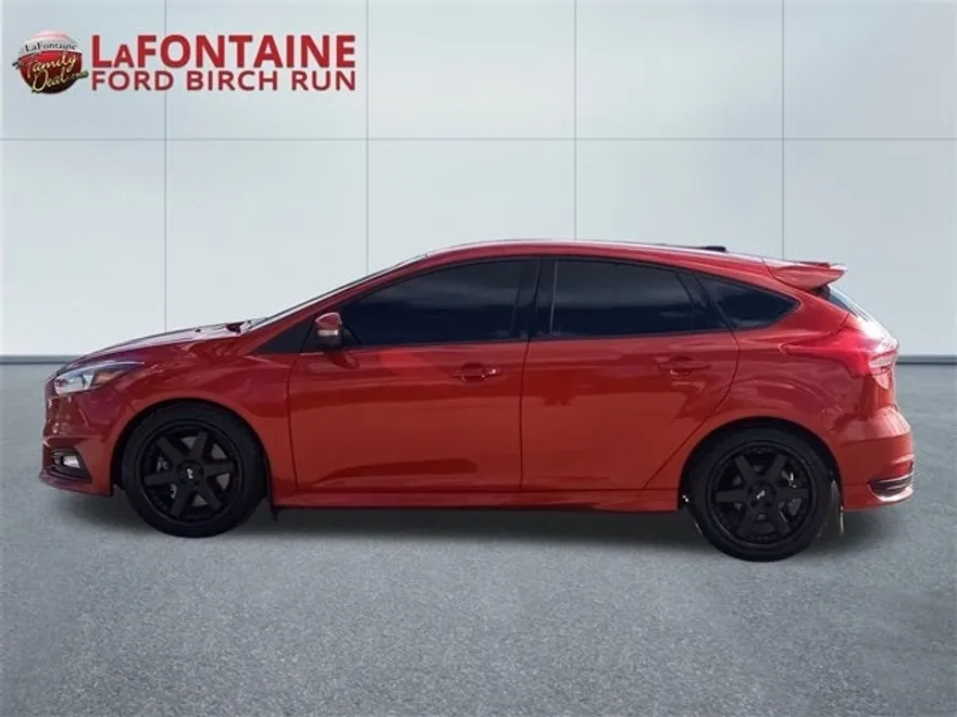2018 Ford Focus ST photo 1