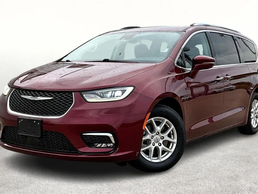 2021 Chrysler Pacifica Touring L photo 1