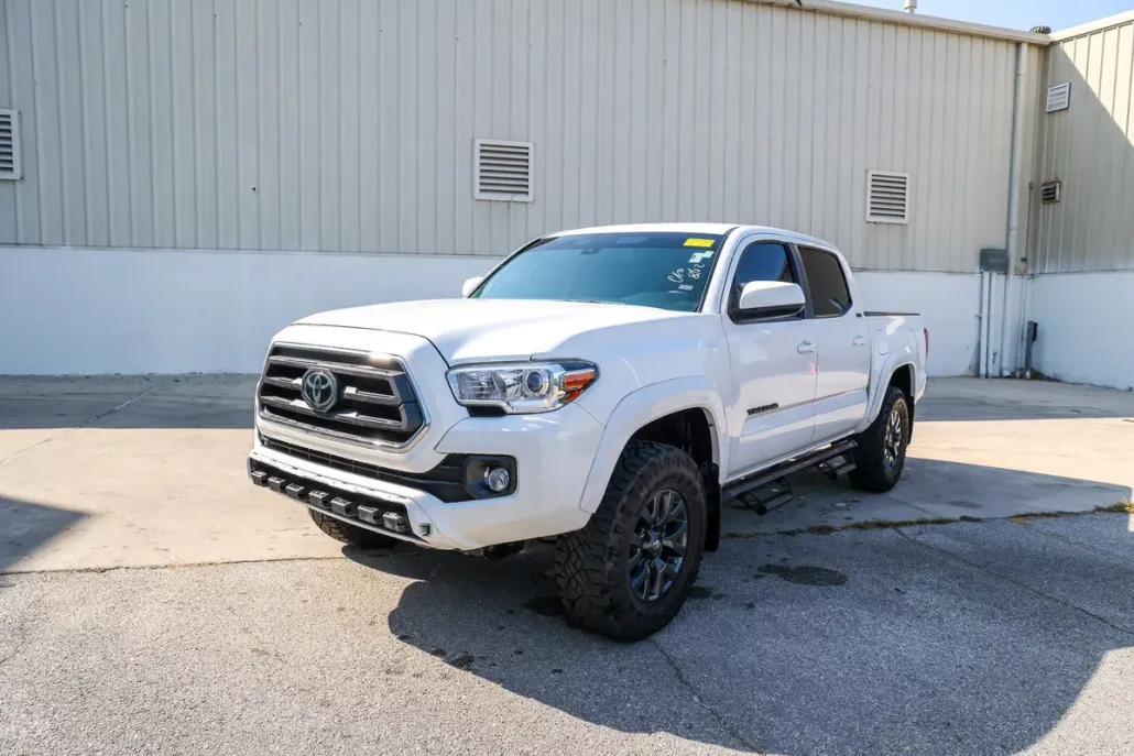 2023 Toyota Tacoma SR5 photo 1