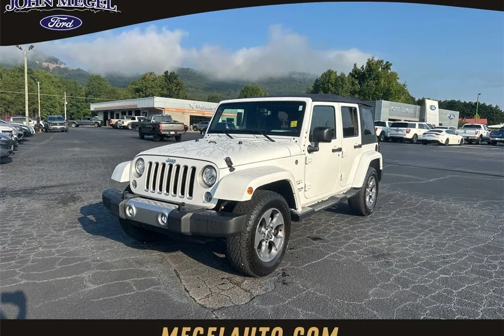 2017 Jeep Wrangler Unlimited Sahara photo 1