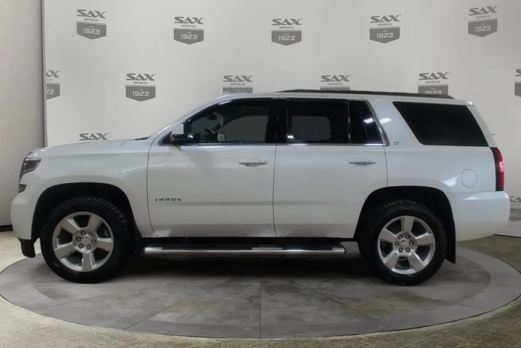 2016 Chevrolet Tahoe LT photo 1