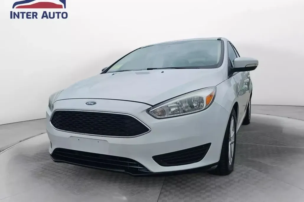 2017 Ford Focus SE photo 1