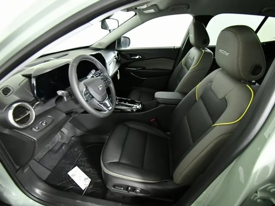 2026 Chevrolet Trax ACTIV photo 1