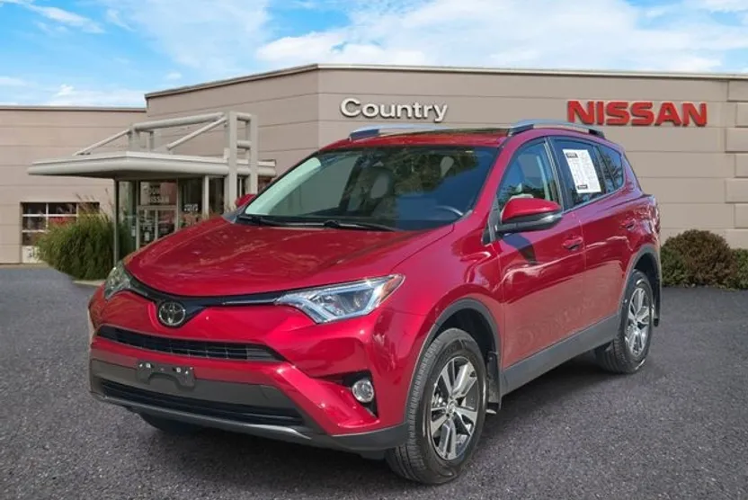 2018 Toyota RAV4 XLE photo 1