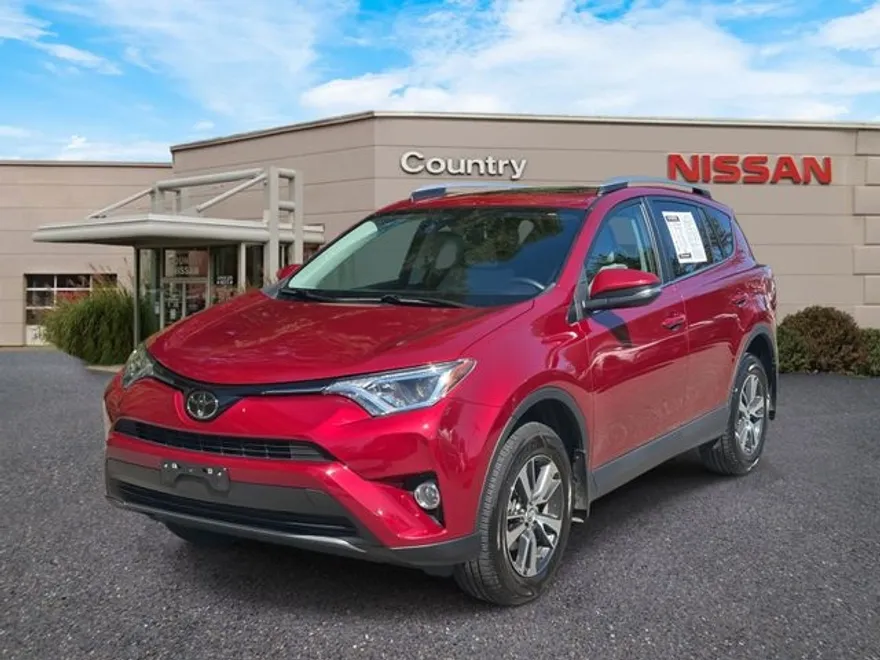 2018 Toyota RAV4 XLE photo 1