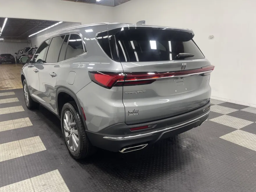 2025 Buick Enclave Preferred photo 1