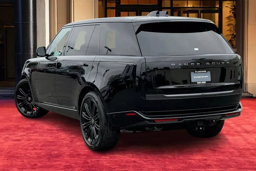 2025 Land Rover Range Rover SE photo 1