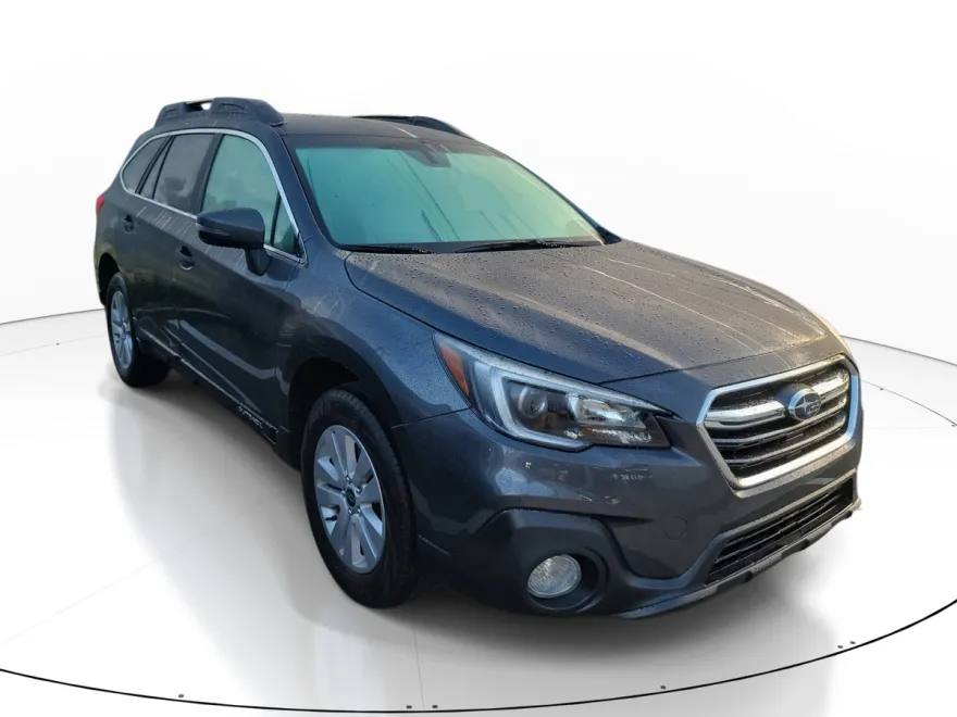 2019 Subaru Outback 2.5i Premium photo 1