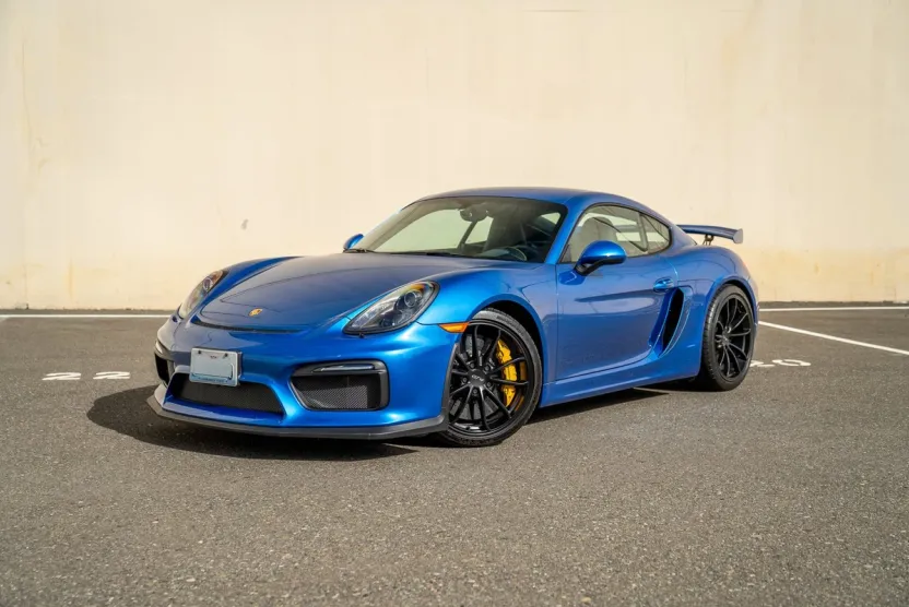 2016 Porsche Cayman GT4 photo 1