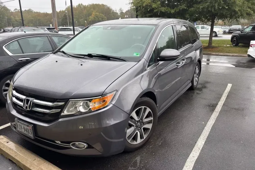 2015 Honda Odyssey Touring Elite photo 1