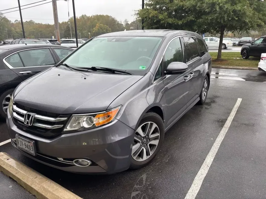 2015 Honda Odyssey Touring Elite photo 1