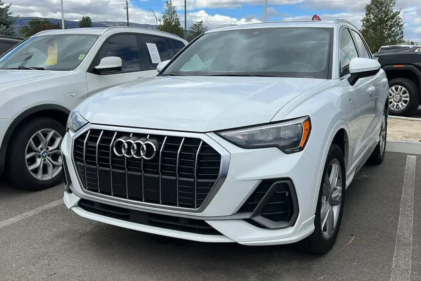 2022 Audi Q3 S line Premium photo 1