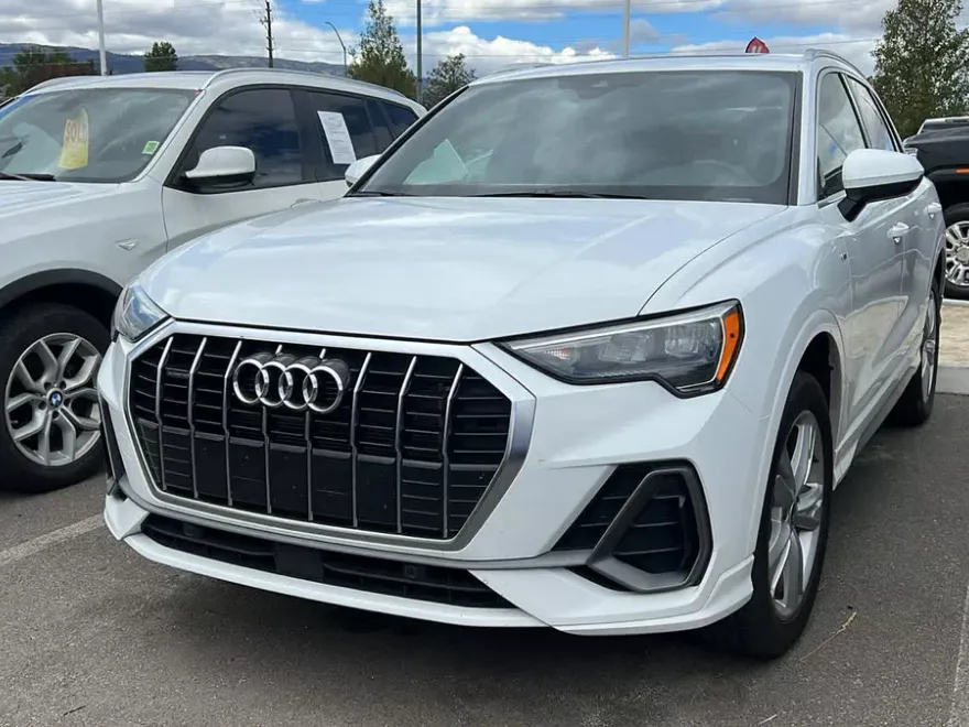 2022 Audi Q3 S line Premium photo 1