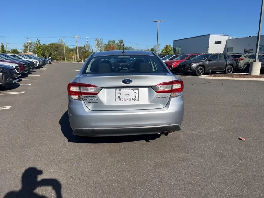 2019 Subaru Impreza 2.0i photo 1
