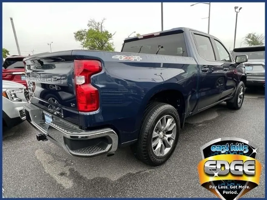 2022 Chevrolet Silverado 1500 LT photo 1