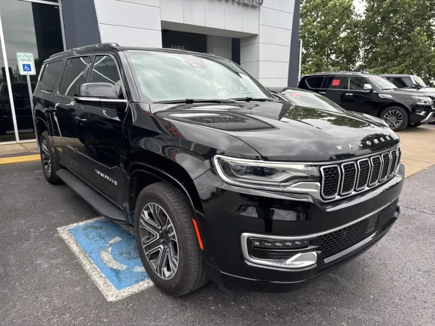 2023 Jeep Wagoneer Base photo 1