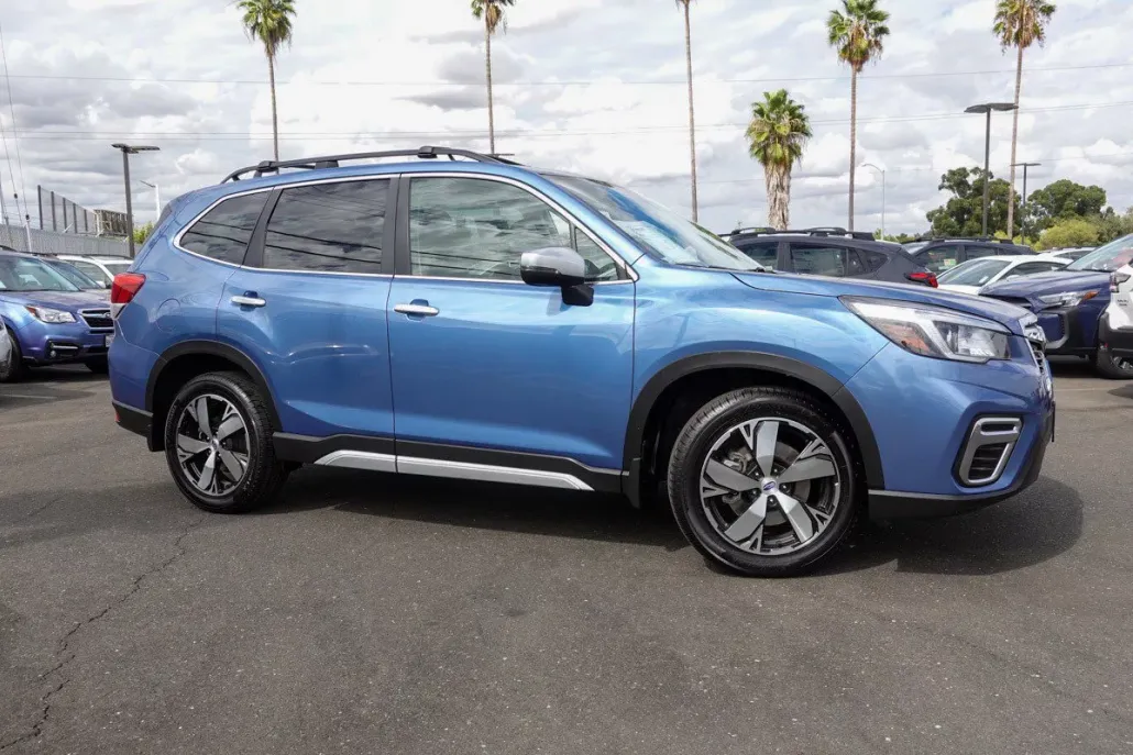 2019 Subaru Forester Touring photo 1