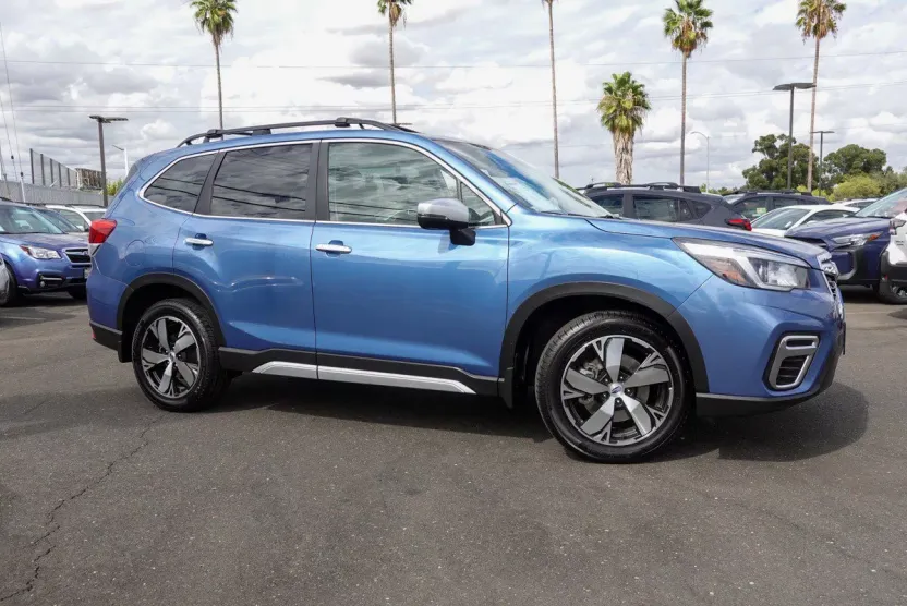 2019 Subaru Forester 2.5i Touring photo 1