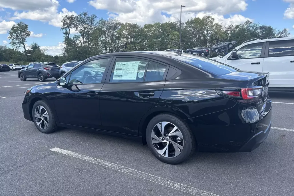 2025 Subaru Legacy Premium photo 1