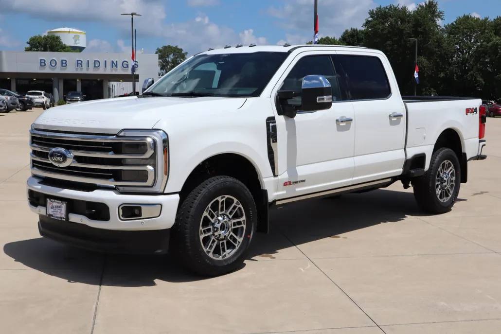 2025 Ford F-350 Platinum photo 1