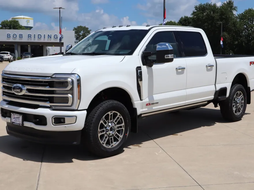 2025 Ford F-350 Platinum photo 1