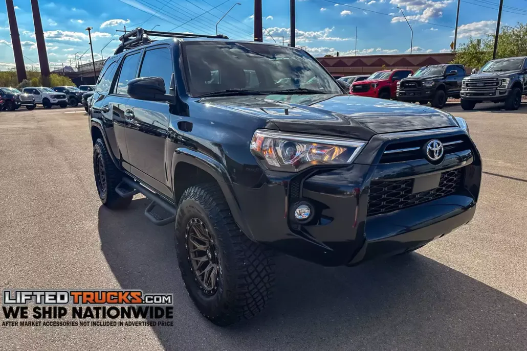 2022 Toyota 4Runner SR5 photo 1
