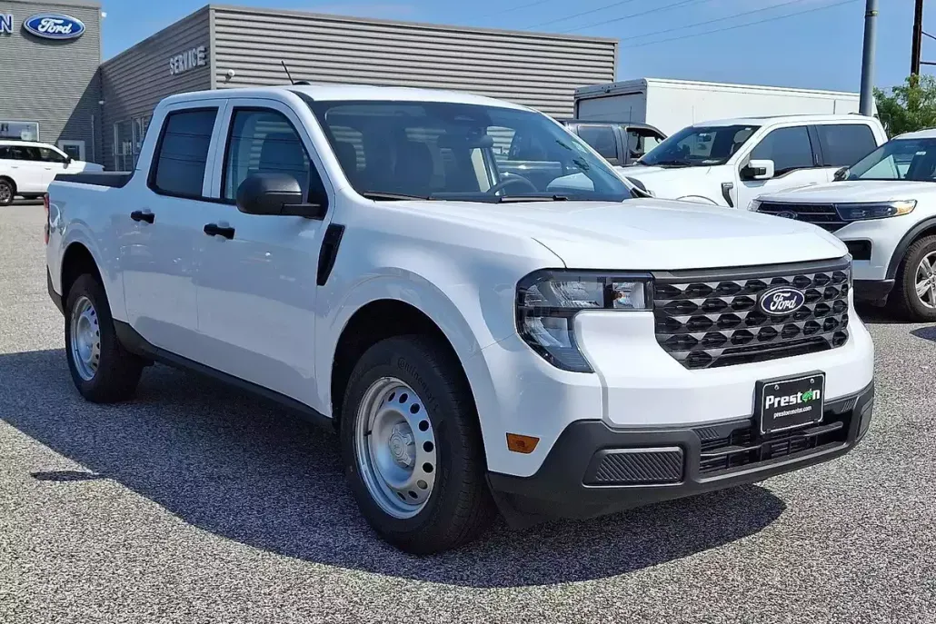 2025 Ford Maverick XL photo 1