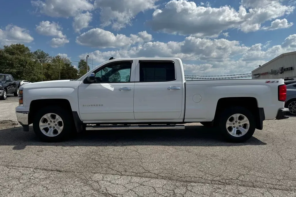 2015 Chevrolet Silverado 1500 LT photo 1