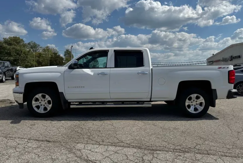 2015 Chevrolet Silverado 1500 LT photo 1