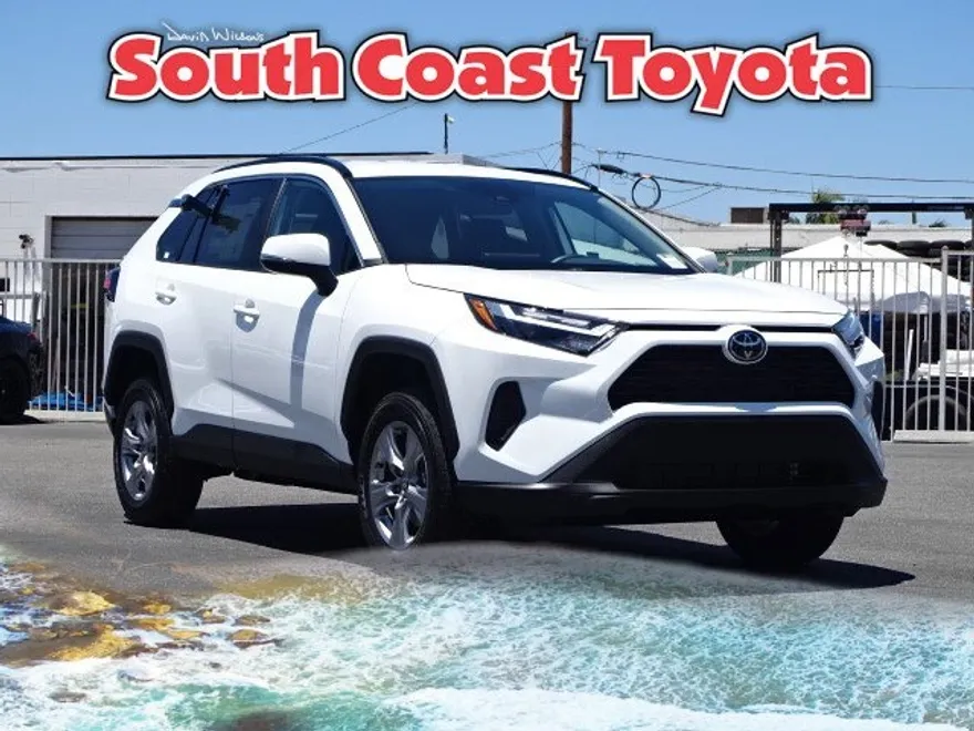 2025 Toyota RAV4 XLE photo 1