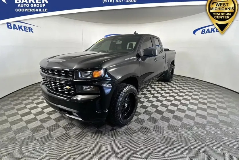 2020 Chevrolet Silverado 1500 Custom photo 1