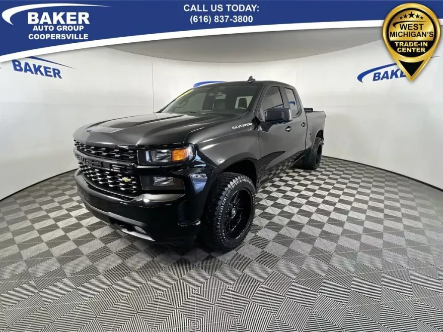 2020 Chevrolet Silverado 1500 Custom photo 1