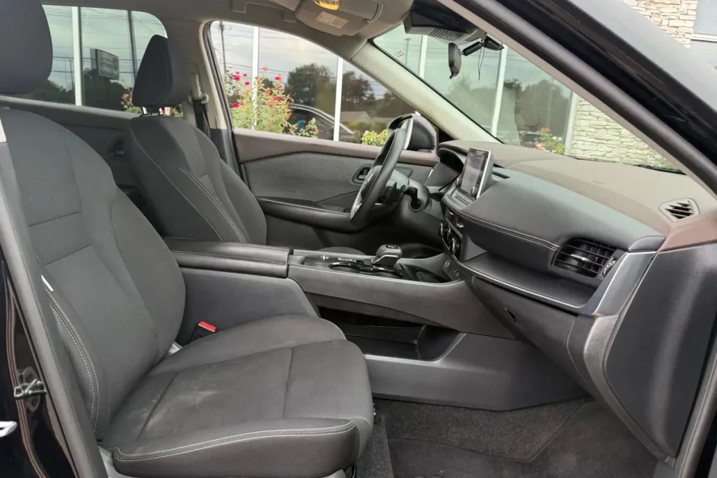 2023 Nissan Rogue S photo 1