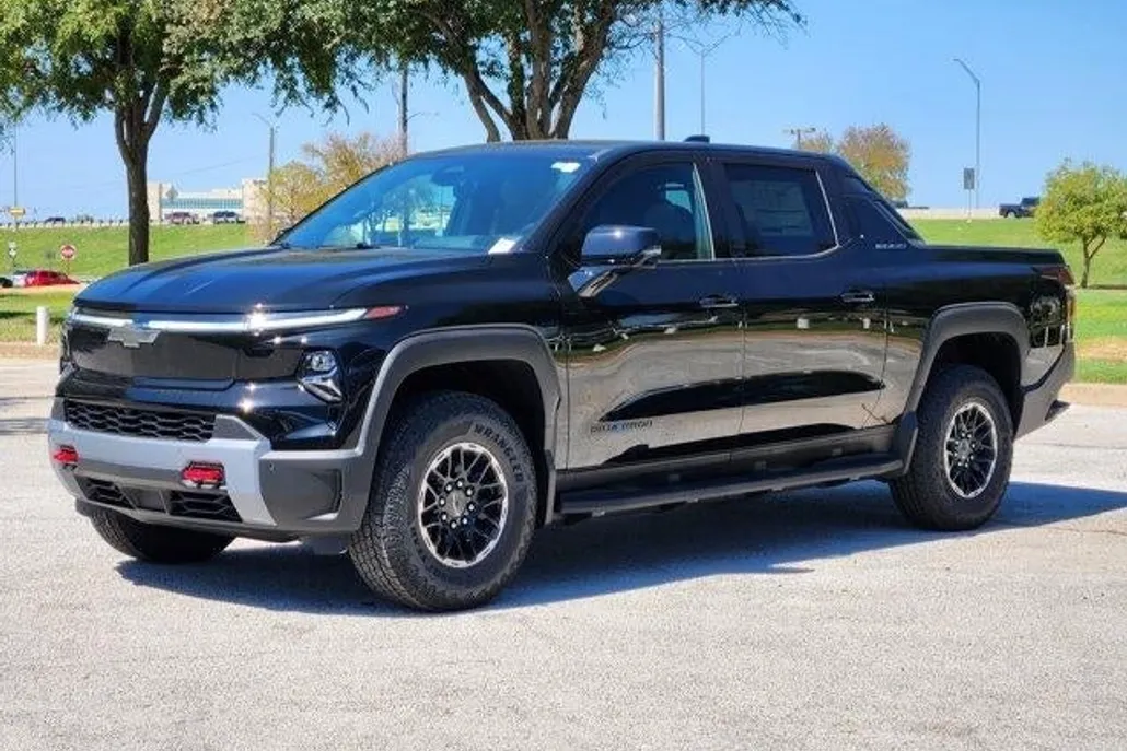 2026 Chevrolet Silverado EV Trail Boss photo 1