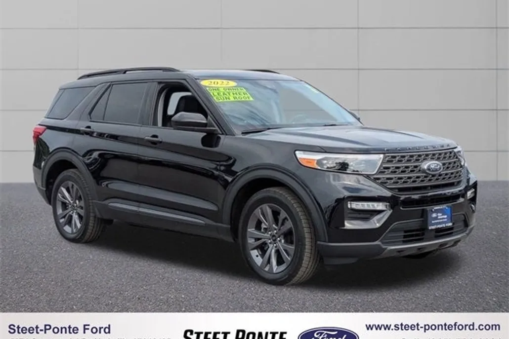 2022 Ford Explorer XLT photo 1